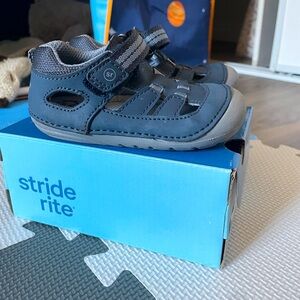 Stride Rite Sonny Sandal size 6